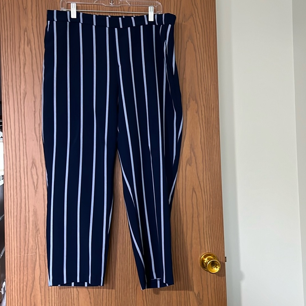 Old Navy navy elastic waist with white/light blue stripes